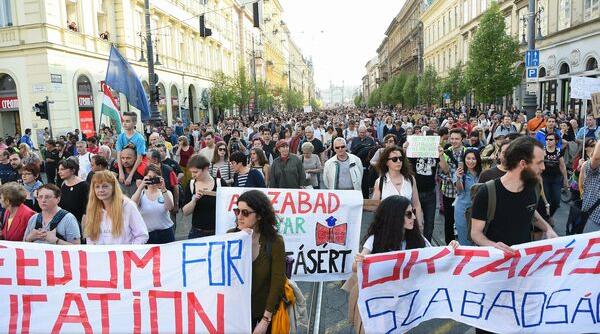 protest la budapesta craciun fericit domnule prim ministru