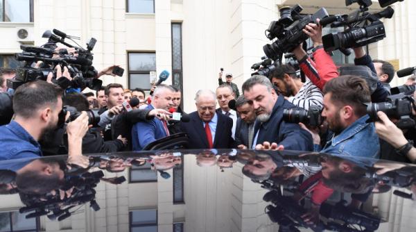 ion iliescu le figaro fake news razboi mediatic