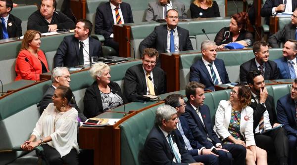 membru guvern demisie cu scandal a folosit site de dating