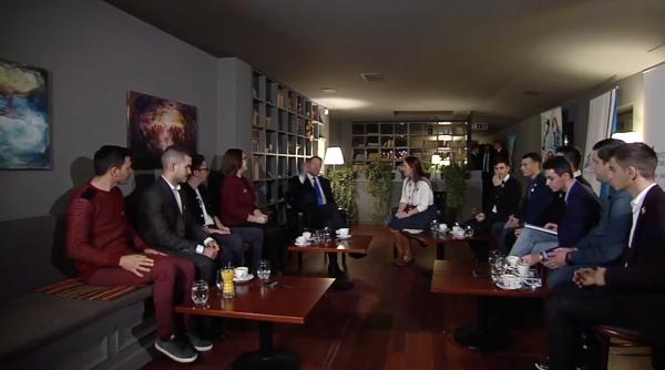 iohannis catre tineri problema politicienilor mare pericol