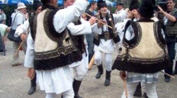 sibiu actorii vor colinda pentru ajutorarea oamenilor strazii