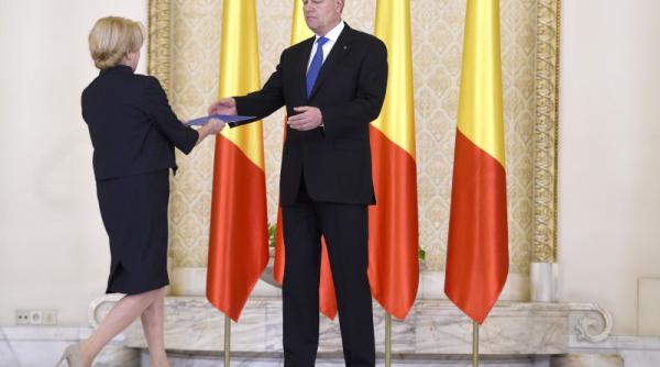 iohannis poate bloca guvernul nou conflict la ccr barbuceanu sub nicio forma nu poate fi primit