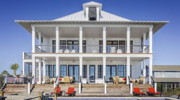 ronaldo vinde locuinta de lux pretul de porrnire