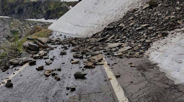 transfagarasan alunecare de teren interventie a drumarilor