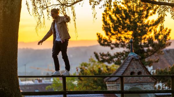 stire revoltatoare oameni cu handicap vs studenti umilinta totala