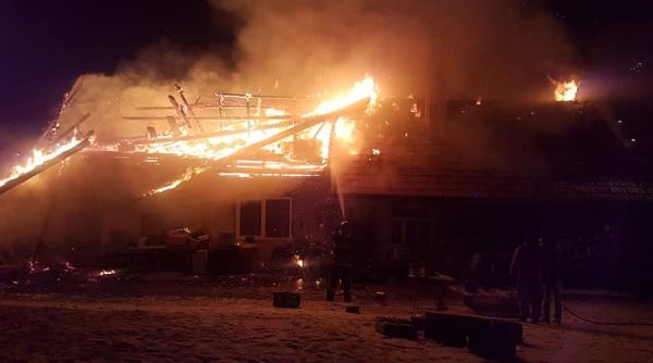 incendiu in buzau 30 de locatari au parasit blocul