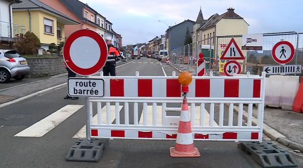 un tata si a calcat intentionat copilul cu masina