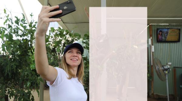 halep cu zambetul pe buze in australia cu cine s a pozat