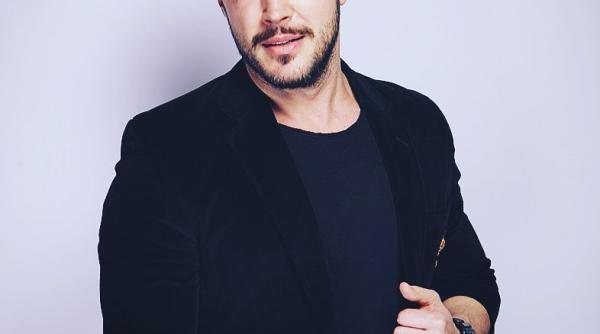 victor slav are o noua iubita ce spune prezentatorul despre frumoasa bruneta