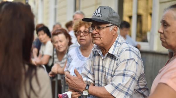 klaus iohannis cerere de reexaminare a functionarii consiliului national al persoanelor varstnice