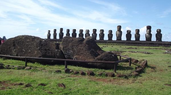 amplasarea statuilor din insula pastelui secret descoperit