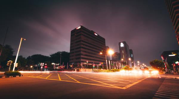 panouri cu inscriptia imi este rusine de premierul meu aparute pe strazi