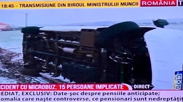 microbuz implicat intr un accident la polovragi  plan rosu de interventie