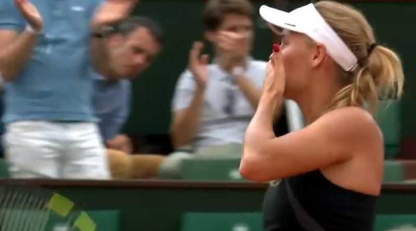 wozniacki  presiune pe halep  victorie fara drept de apel