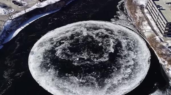 nava extraterestra aparitie ciudata in apa inghetata imagini virale