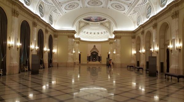 anrm protest sala tronului un loc rezervat regalitatii romanesti