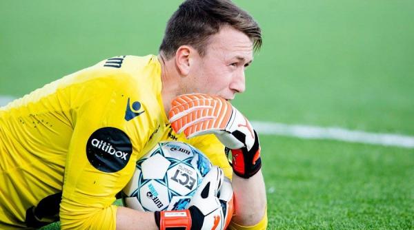 dinamo a transferat un portar si un mijlocas