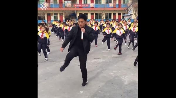 video viral clipul face inconjurul lumii