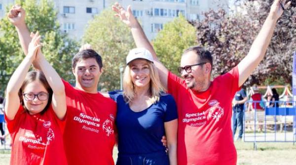 nadia comaneci strangere de fonduri