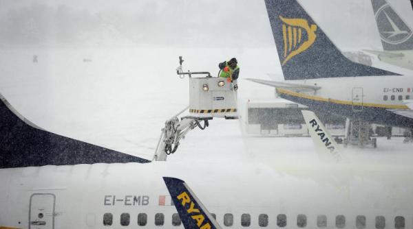 aeroportul bucuresti intarzieri de pana la 50 de minute