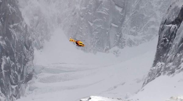 avion si elicopter coliziune deasupra alpilor este alerta