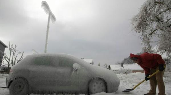 gheata pe masina cum o cureti usor