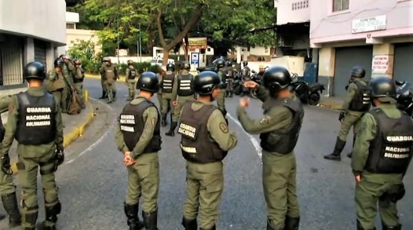 fortele turcesti au deschis focul asupra protestatarilor 10 raniti