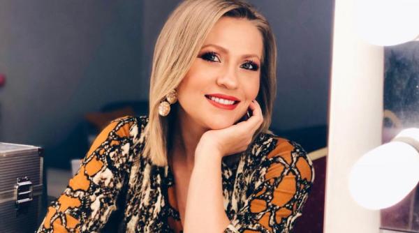 mirela vaida blocata in aeroport ce a aparut in mediul online