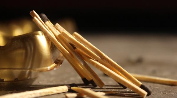 record mondial la stins chibrituri cu limba