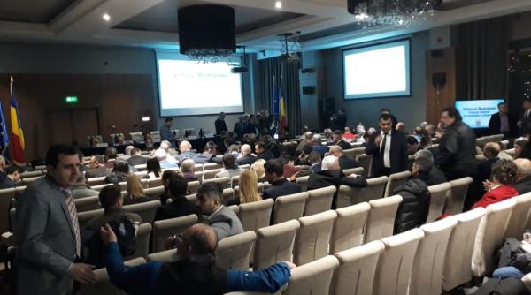 intelligence ul rol cheie in societate dezbaterea momentului