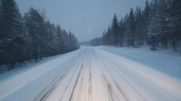 ninsoare abundenta trafic ingreunat avertisment pentru soferi