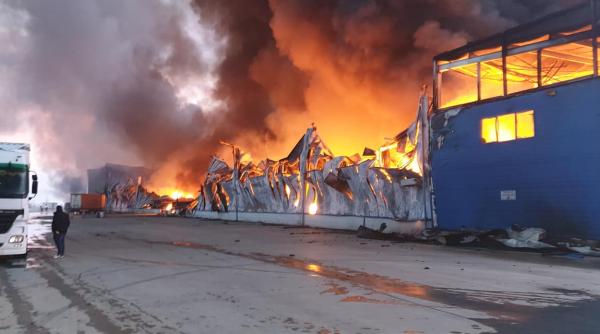 incendiu fabrica alba iulia   foto  ministerul mediului  interventie