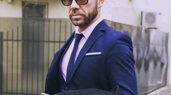 matthew mode medic fals cum se prezenta genul de chirurg cu care poti iesi la un cico