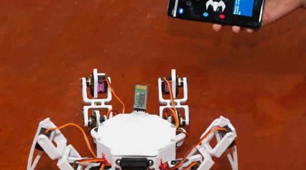 robotul paianjen inventie a cercetatorilor mexicani