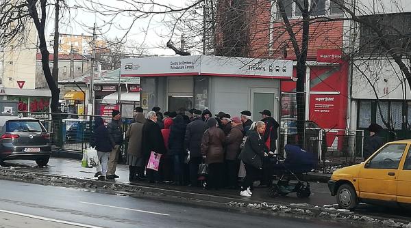 pensionari carduri stb haos la ghiseele de bilete