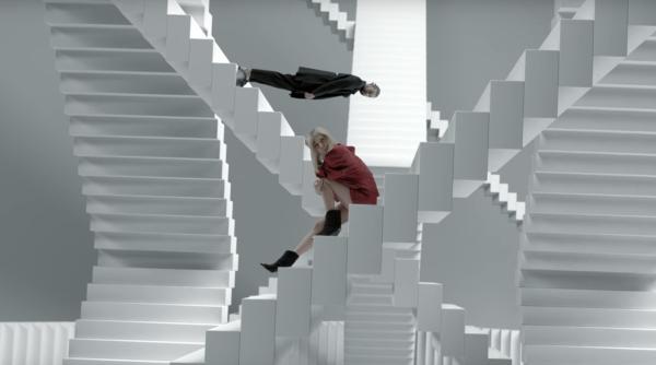 smiley si sore clip inedit fanii cuceriti piesa si clipul next level super secventa cu umbrela