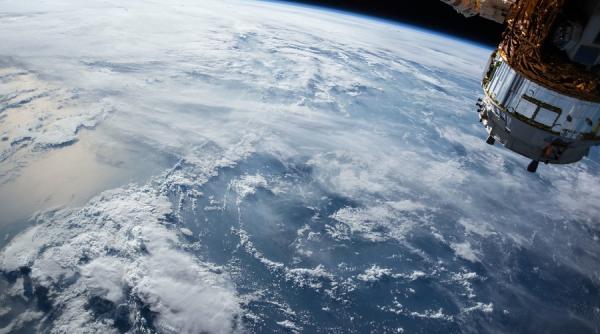 aventura pe orbita terrei cu iahtul spatial