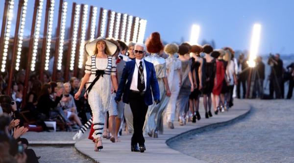 karl lagerfeld designerul chanel a murit doliu in lumea modei