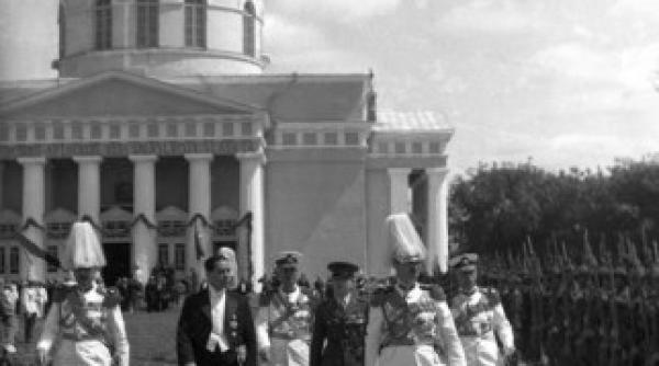 proiectele lui carol al ii lea pentru bucuresti copiate de comunisti adrian majuru si au asumat dezvoltarea