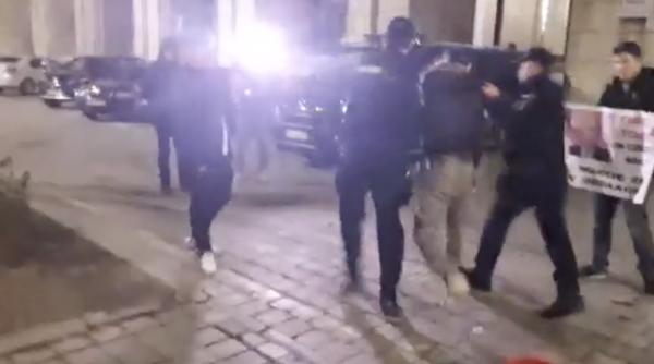 sandu matei ridicat de jandarmi noua vandalizare la ministerul justitiei