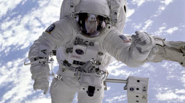 premiera intr o misiune spatiala doua femei pe ssi