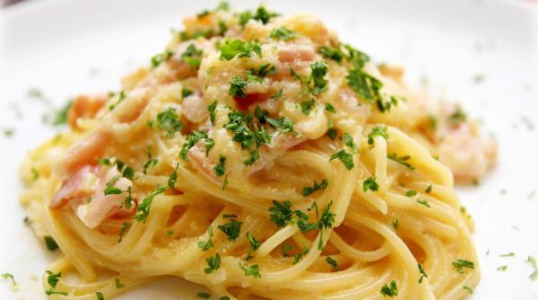 spaghete carbonara reteta deliciu rapid si usor de facut