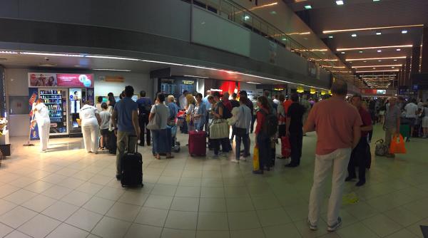 haos pe aeroportul din dusseldorf o alarma a fost declansata