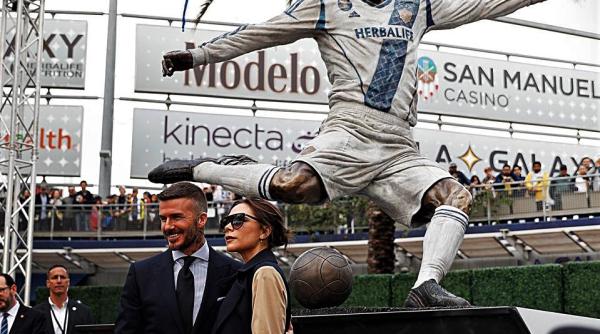 beckham primul fotbalist cu o statuie in usa