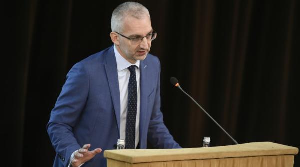 bancile cad la pace cu consumatorii