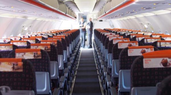 femeie moarta la bordul unui avion