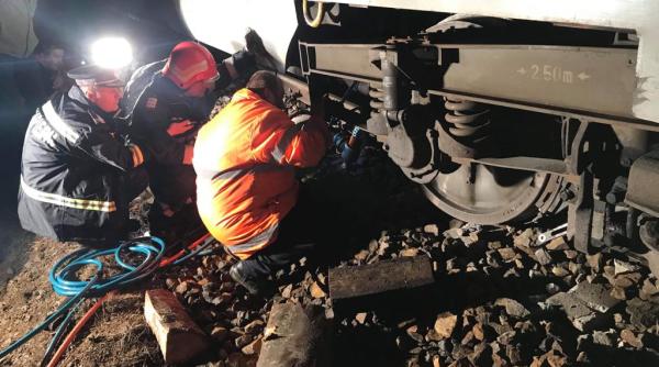 tren deraiat circulatia feroviara a fost reluata