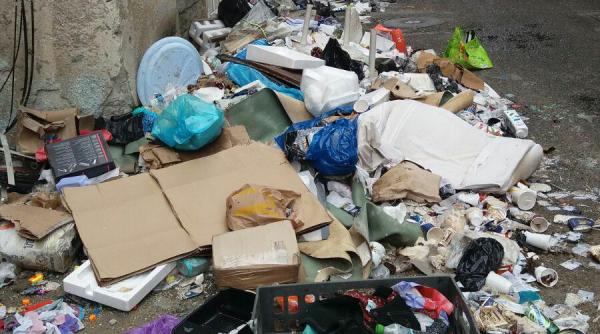 bucuresti  problema curatenie  firea  cetatenii nu sunt de nivelul 1 si 2