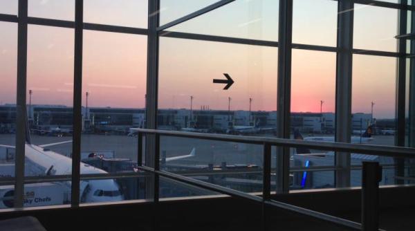 aeroport inchis dupa depistarea unui pachet suspect stare de alerta