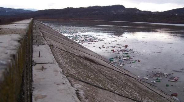 raport devastator risc de producere a unei catastrofe baraje neautorizate